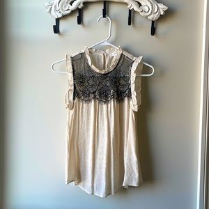Mine Lace top size S